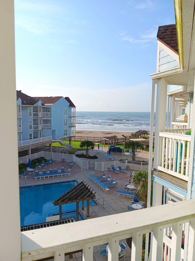 Seascape 1318 1 Bedroom Condo by RedAwning