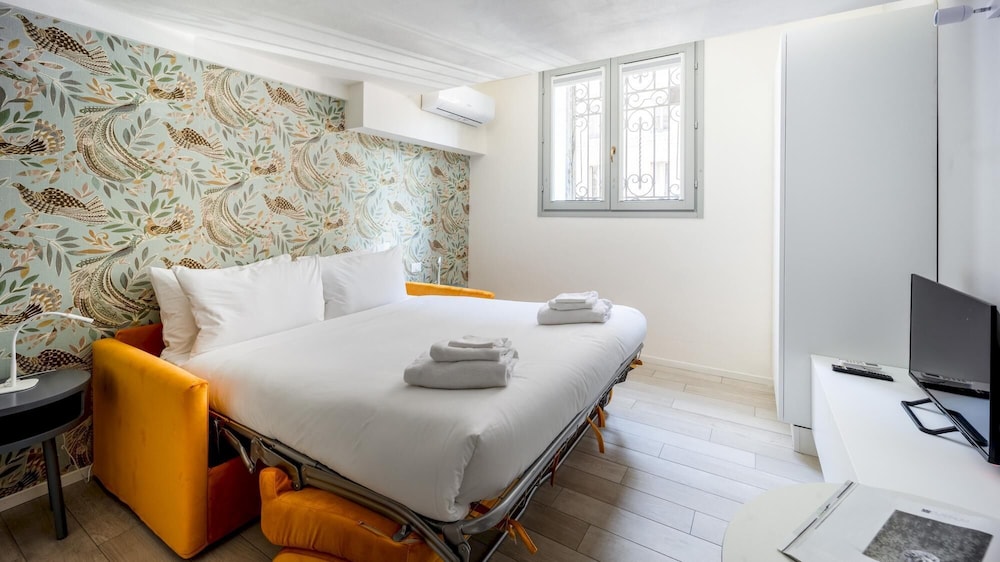 hotel room