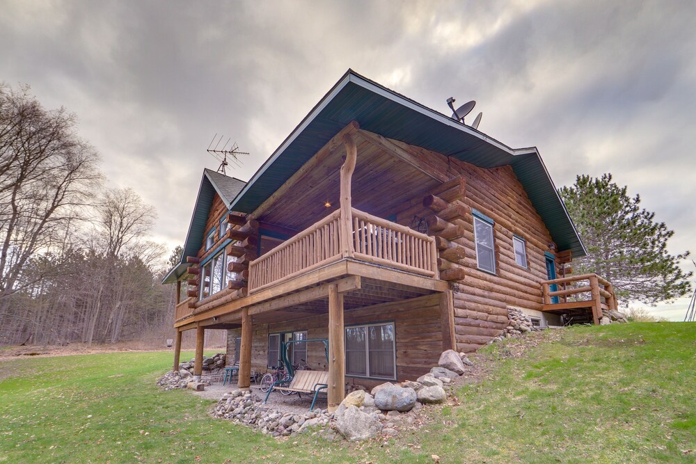 Rustic Tustin Cabin on 7 Acres w/ Fire Pit  Porch - Property Image 20