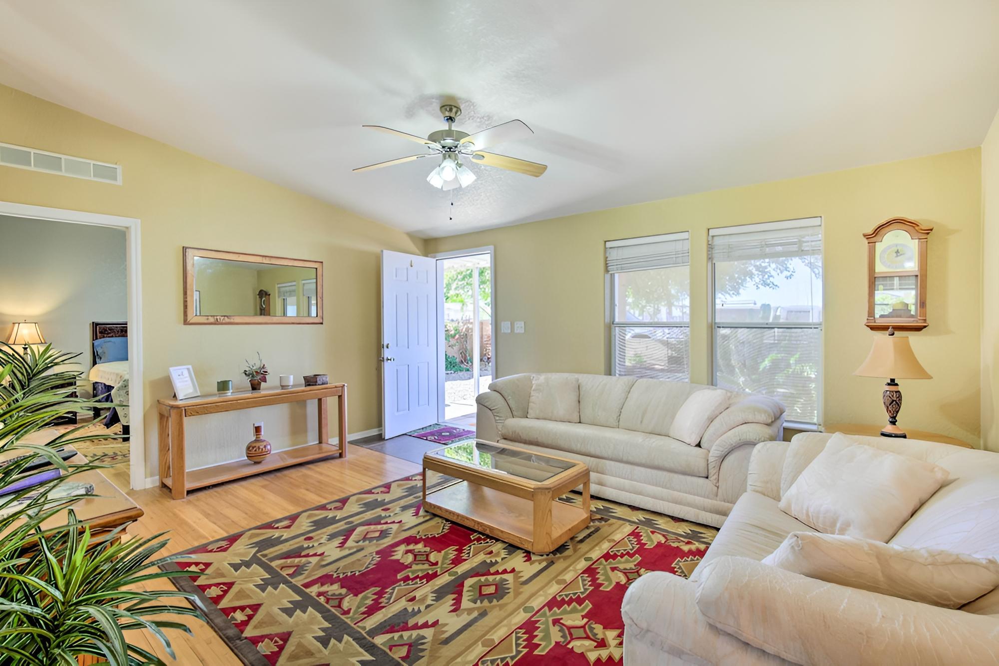 Bright Yuma Home w/ Spacious Yard & Patio! view 2