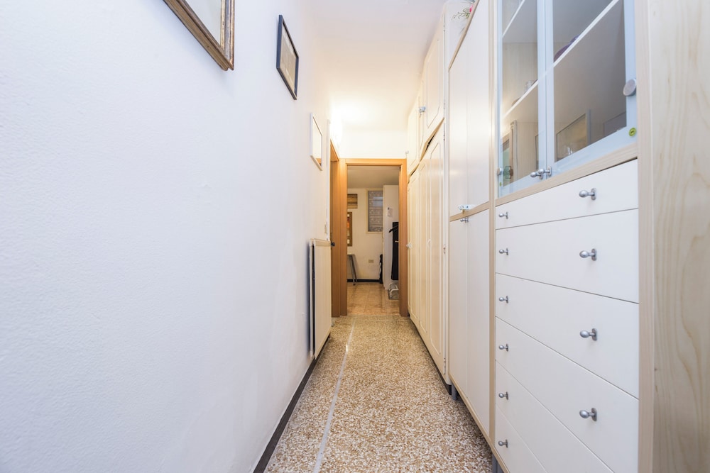 Bright Flat with Terrace near the Beach