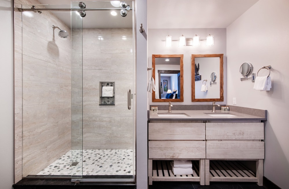 Zephyr Mountain Lodge Vacation Condos - Winter Park CO