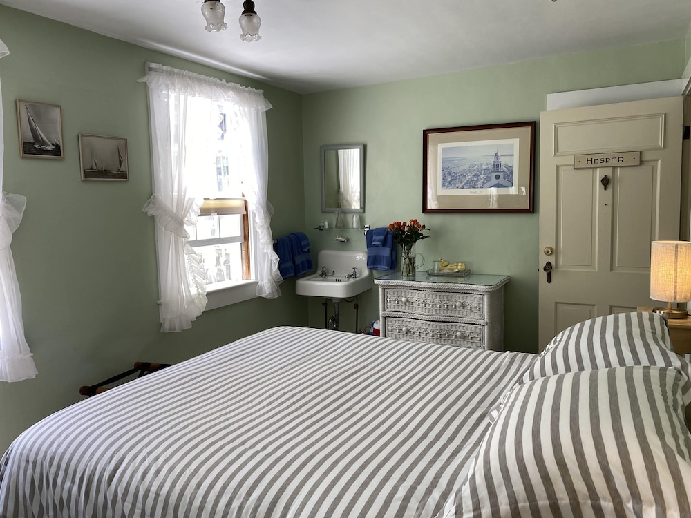 The Barnacle Inn
