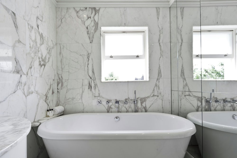 St Anns Road by Onefinestay