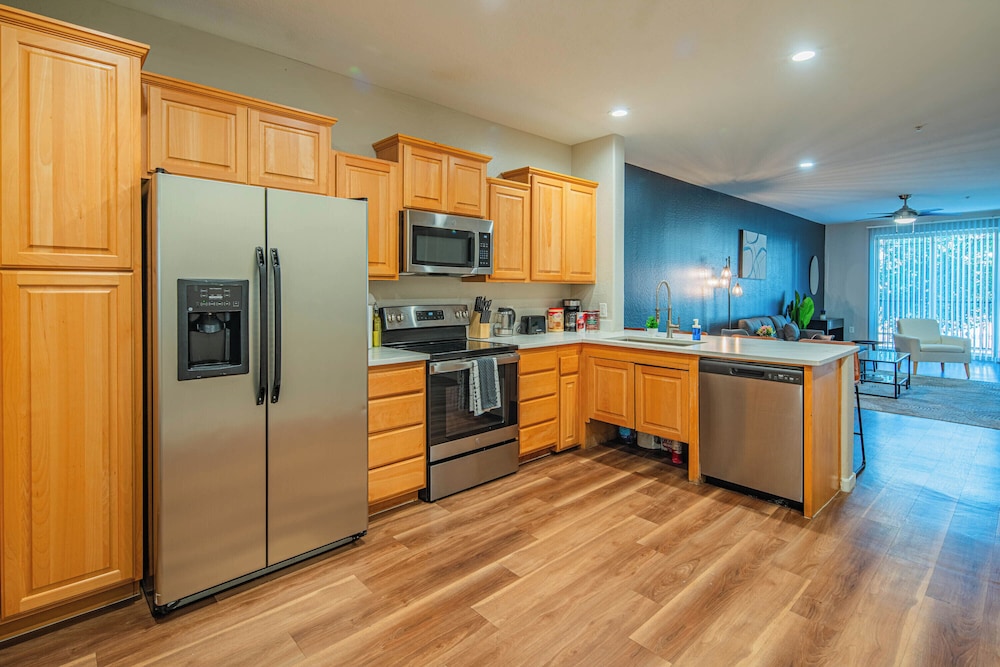 ROVE LIVING/KL - The Fredrick Tempe