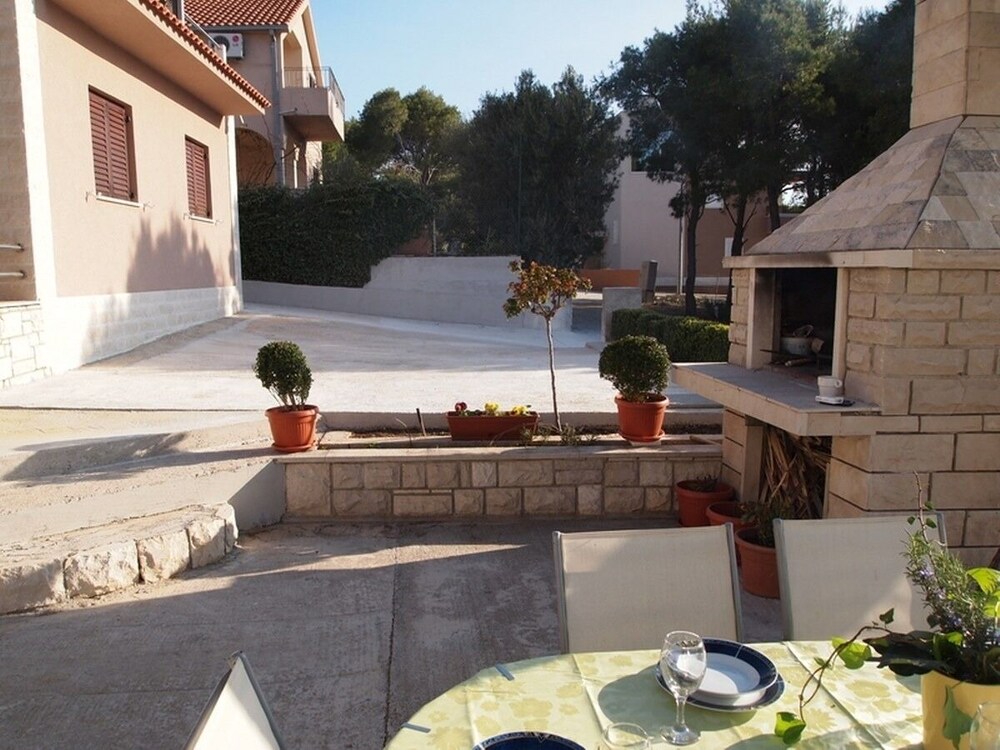 Franco - Secluded Paradise - A3 Franceska