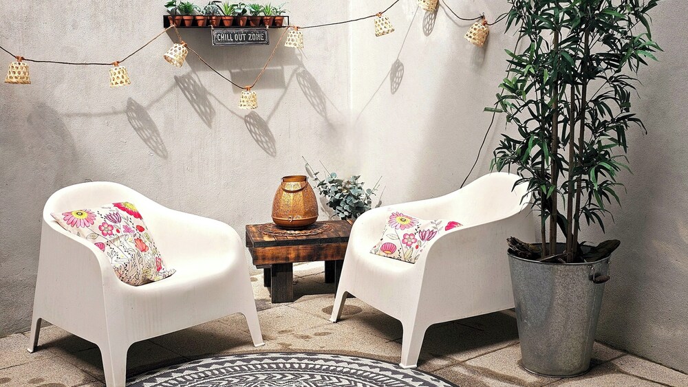 Frs002 Floresold Town: Elegant Studio W/ Patio
