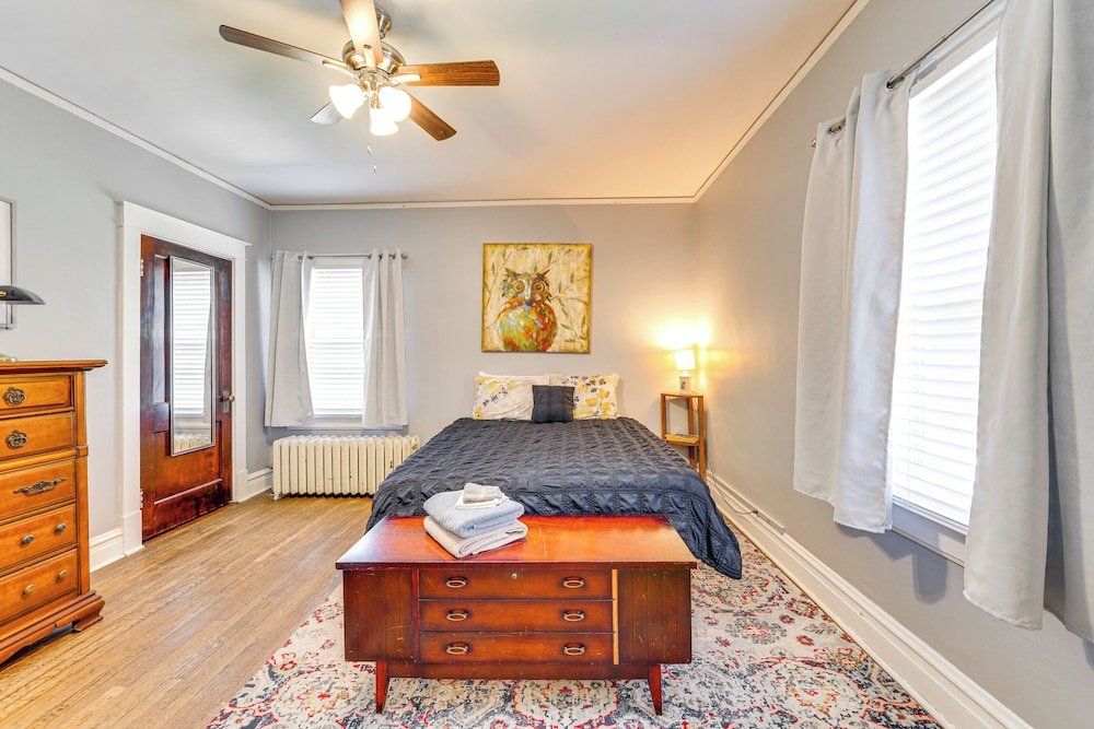 9 Mi to New River Gorge: Spacious Retreat w/ Porch