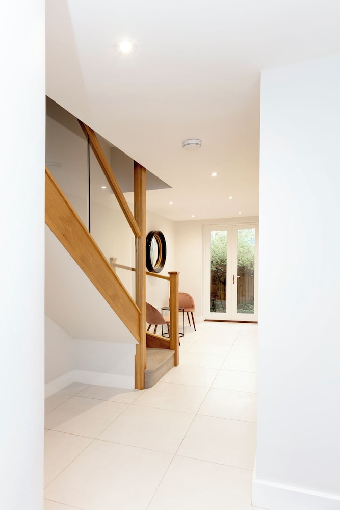 Stunning Central Windsor Town House
