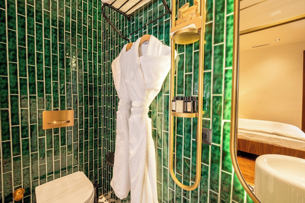 Belmondo Süitler - Image 138