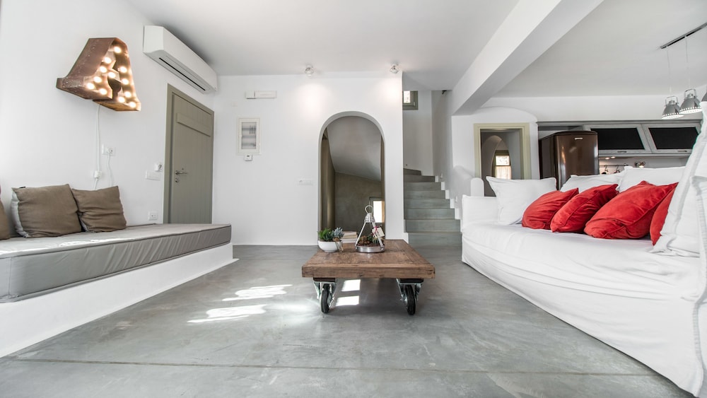 Halcyon Suites and Villas Naxos