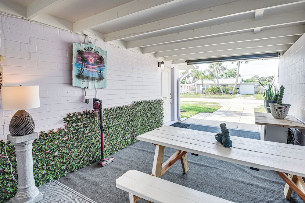 Walk to Ocean: Cozy Home w/ Yard in Ormond Beach!