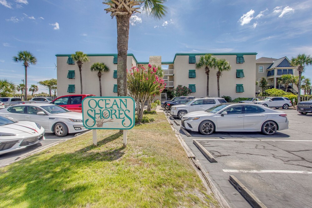 Direct Beach Access! Walkable Condo on Ocean Blvd