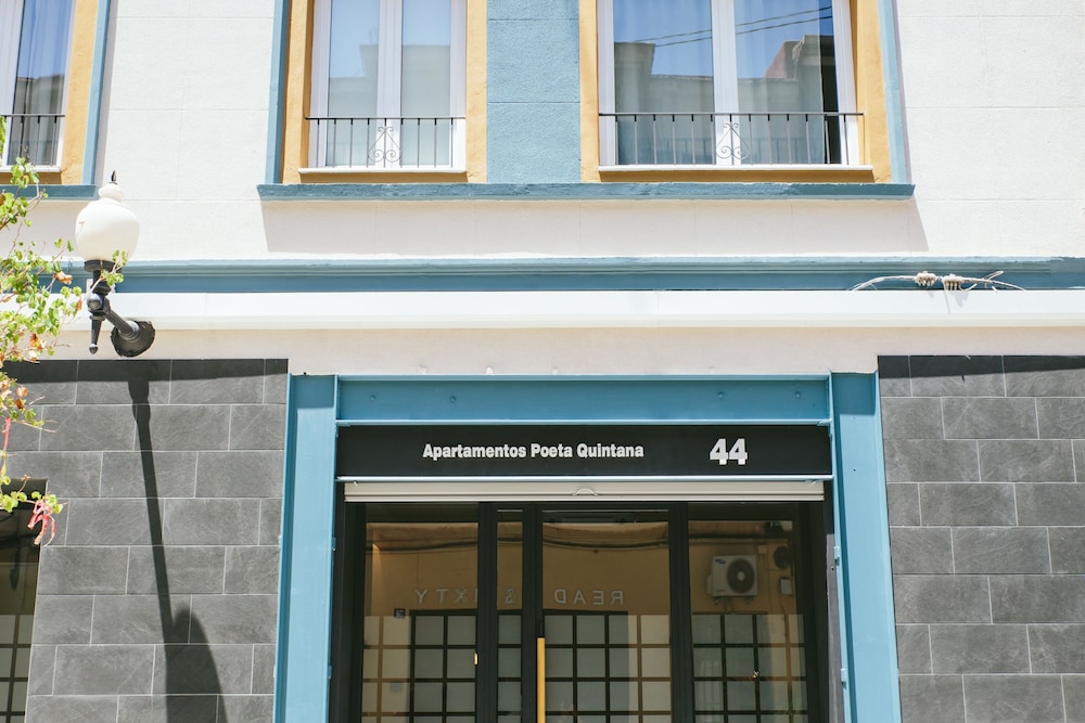 Apartamentos Poeta Quintana