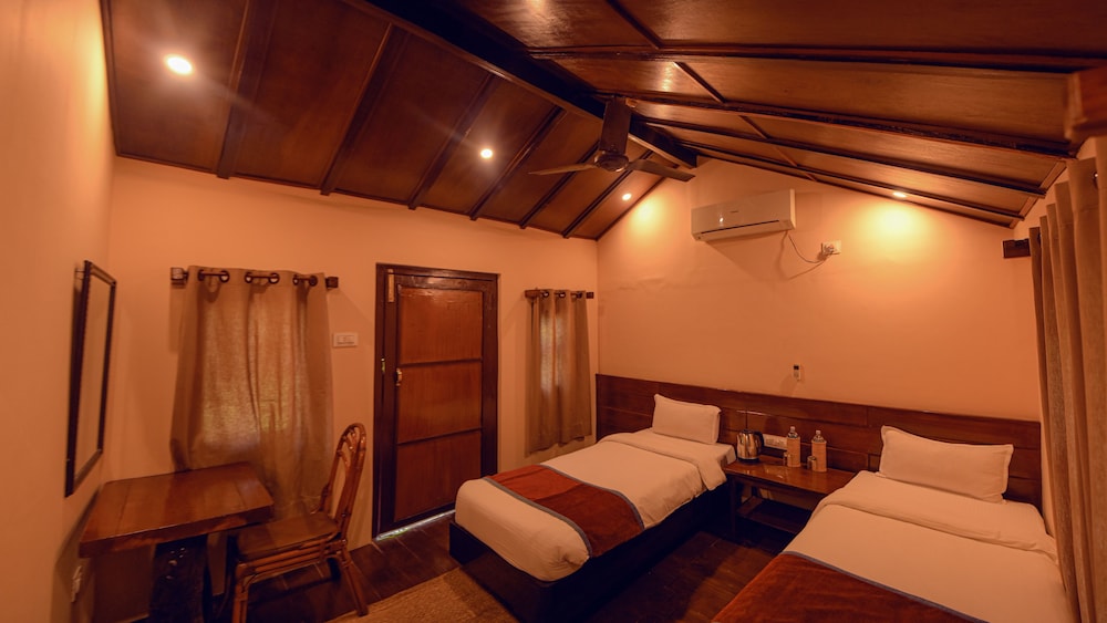 Safari Adventure Lodge view 2