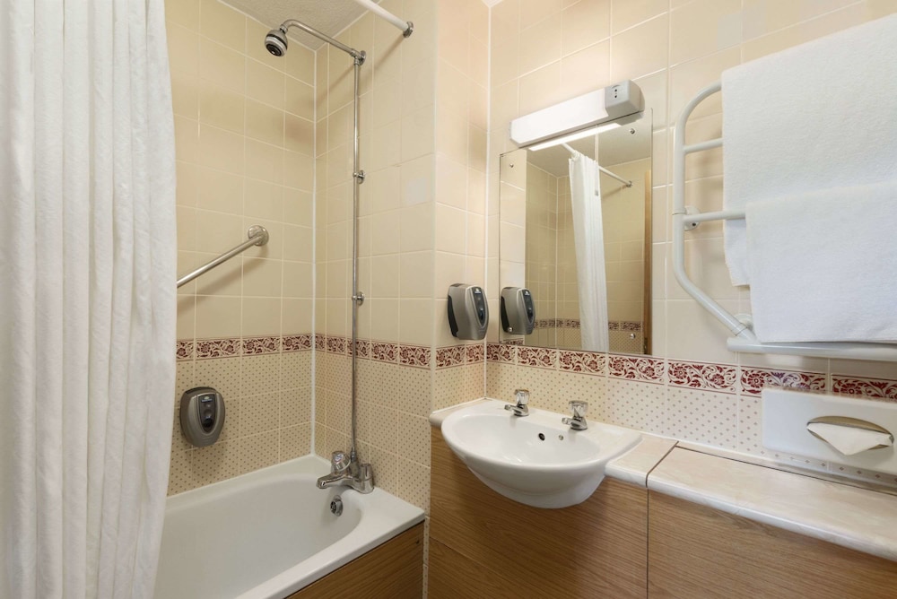 Worcester Vacations - Days Inn by Wyndham Tewkesbury Strensham - Property Image 9