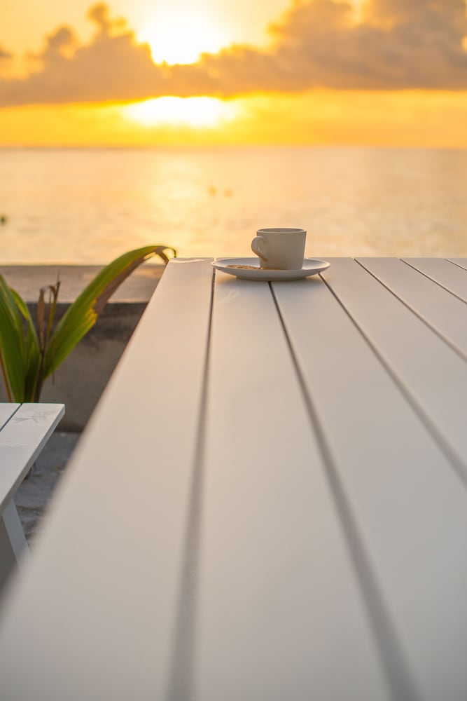Le Nautique Luxury Beachfront Apartments