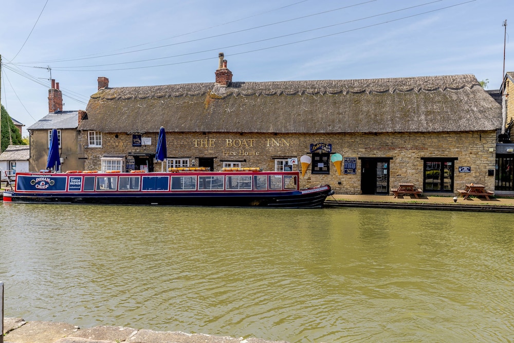 3 Canalside Cottages