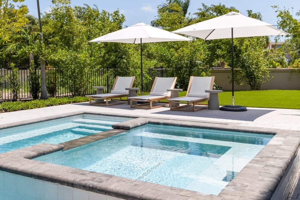 New Altair House by Brightwild Pool Pets view 5