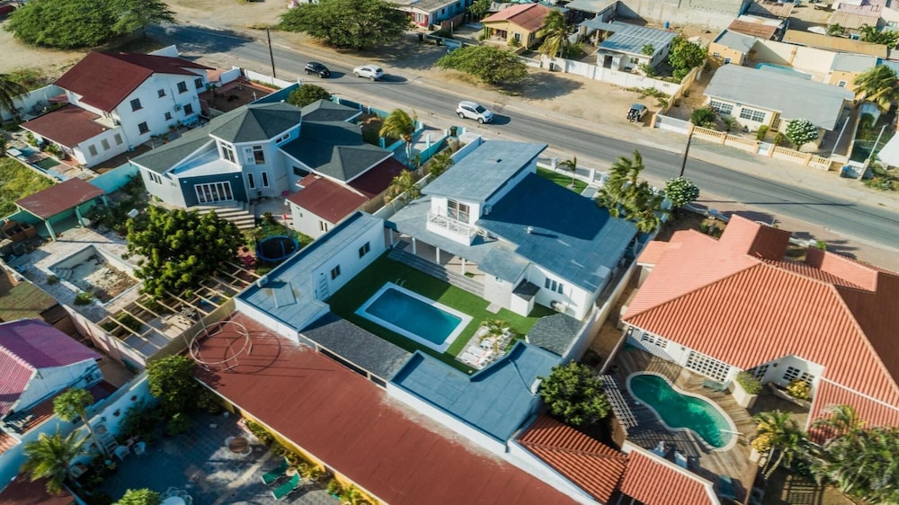 NEW Modern Stylish 6BR 6BA Villa Near Palmbeach