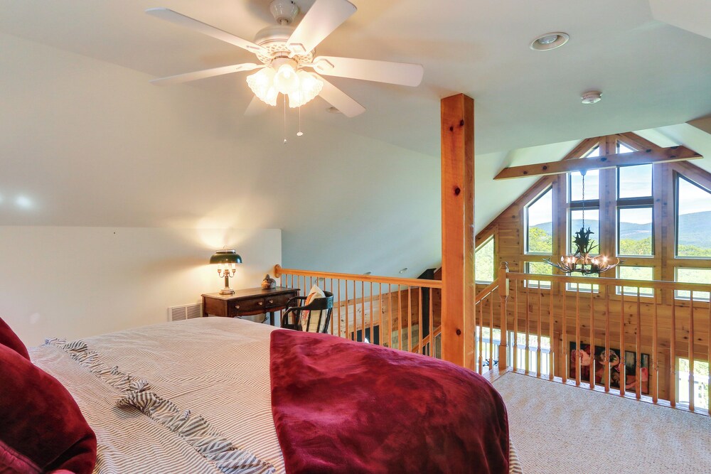 Hot Tub + Game Room: Peaceful Wardensville Cabin