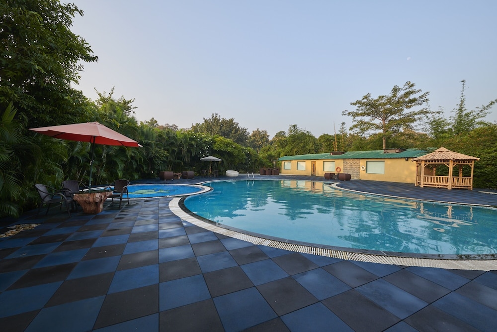 Aacorn Hideaway Resort & Spa