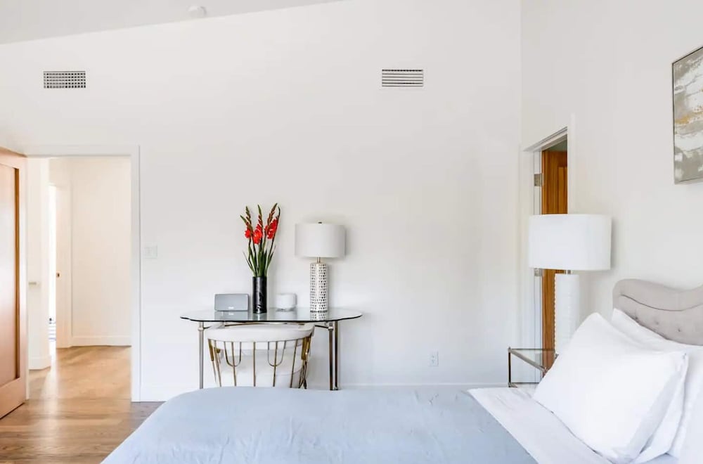 Hollywood Hills Heatpool BBQ Prime Location