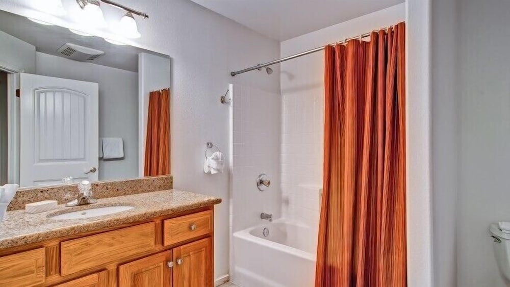Scenic Wonders  Bear Den 5 Bedrooms view 3