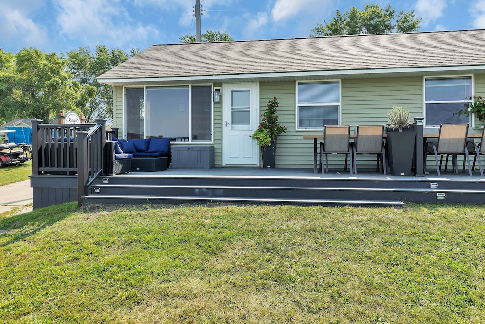 Rizzy's on the Lake - Property Image 17