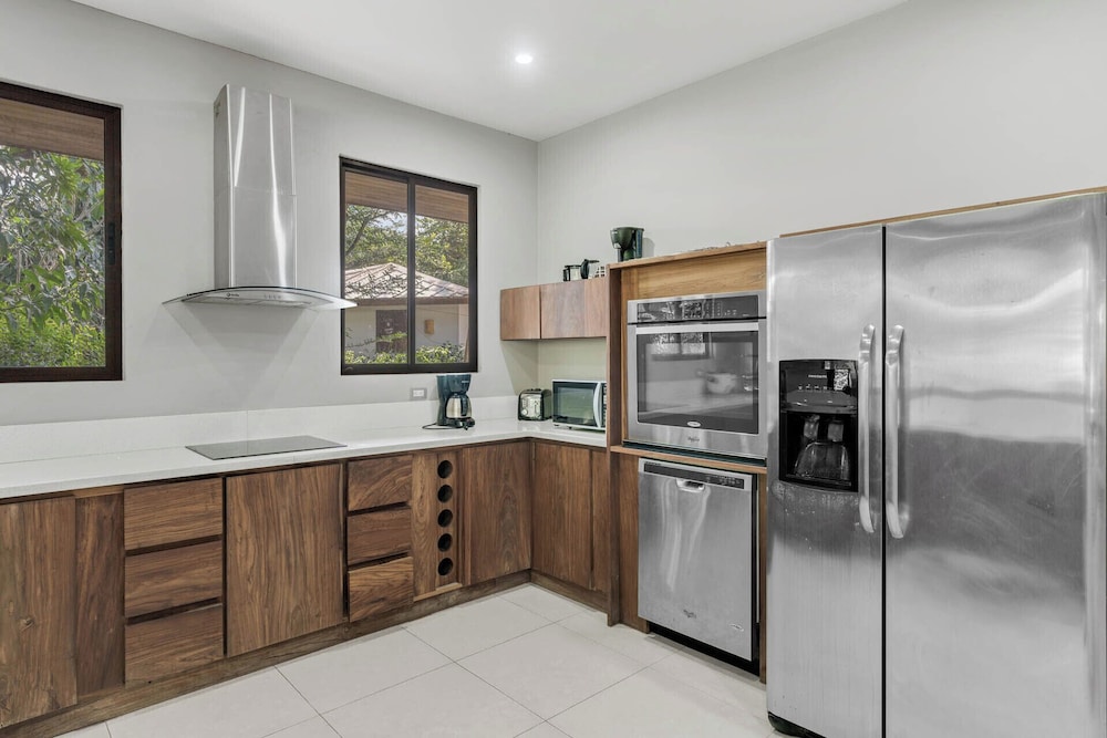 Stylish 3-Bedroom Tropical Escape with Pool & Outdoor Living, 1 Block from Playa Potrero