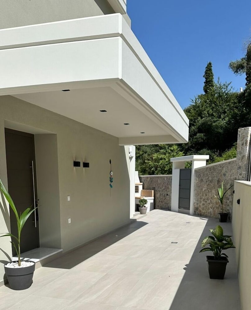 Villa Antonis