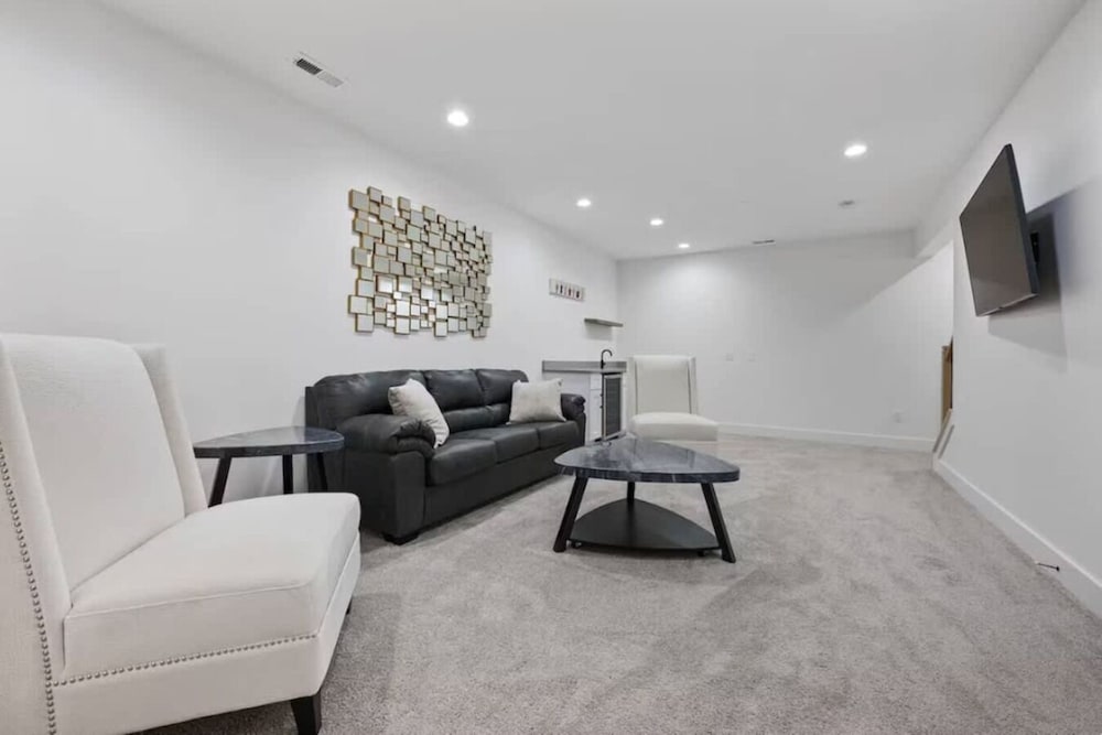 Jungle House Premier Residences – Downtown Columbus & Short North