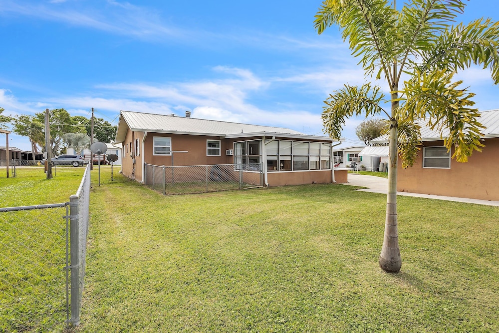 Cozy And Relaxing Fishing Retreat 3 Bedroom Home
