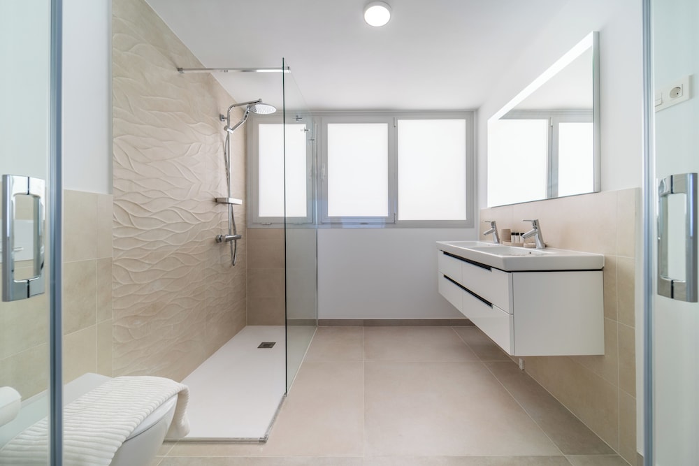 Benalmadena Luxury 4 Bed Apartment Jacuzzi
