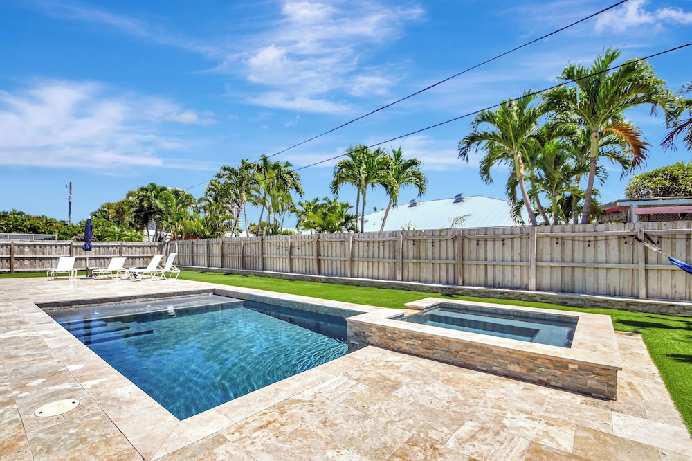 Dolphin Villa Private Pool!