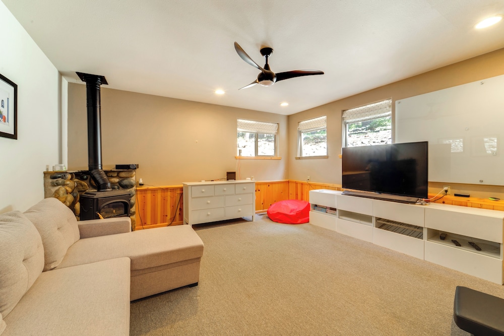Near Ski Resorts & Trails: Truckee Home w/ Hot Tub