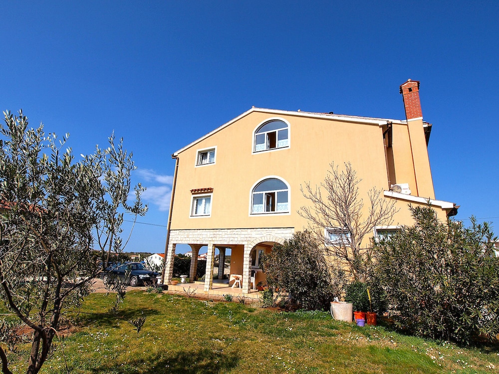 Apartment Anica 770