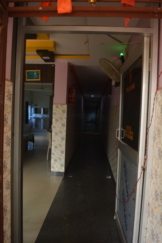 Hotel Mid Town Daringbadi