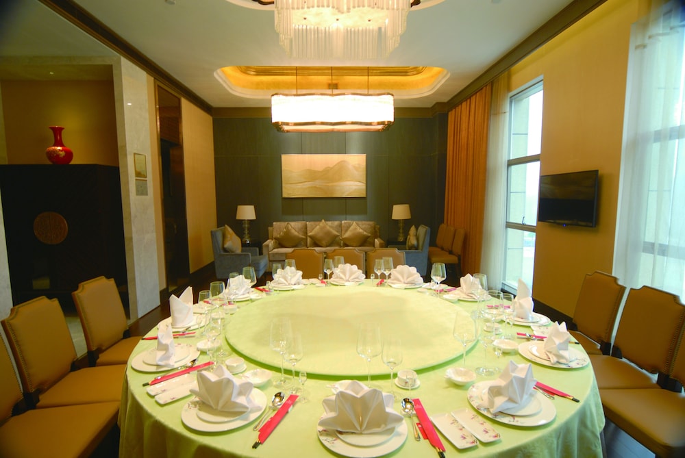 Ramada Yiyang Taojiang