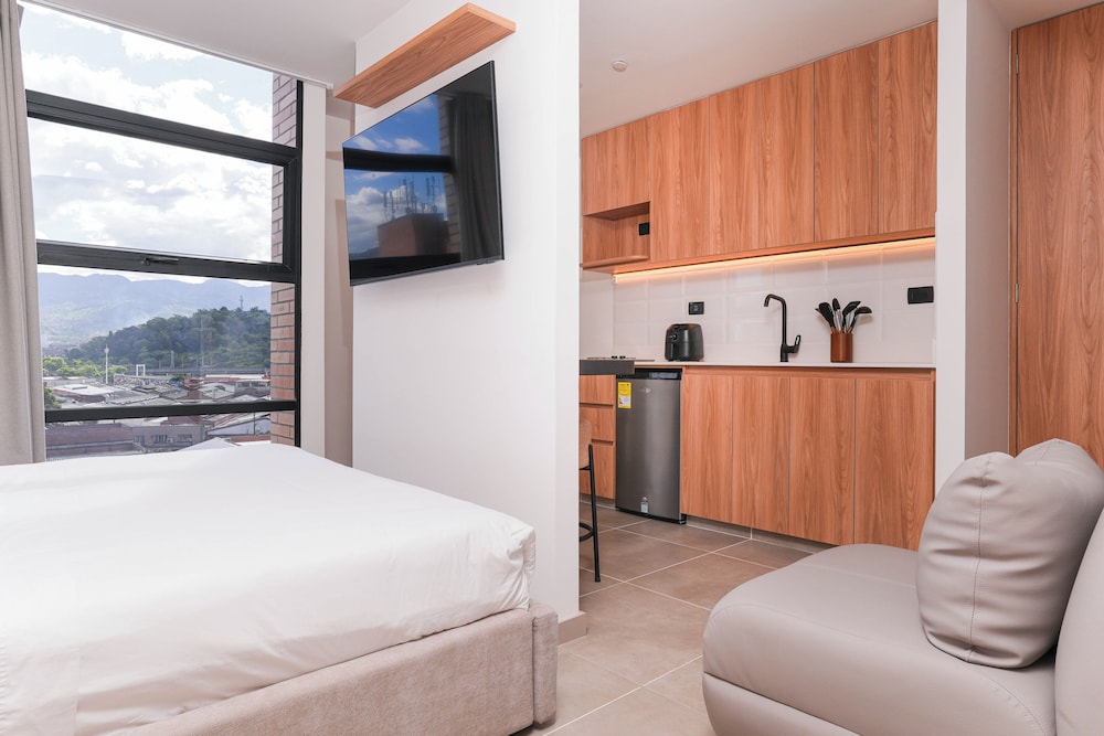 Metropolitan Living by HOUSY