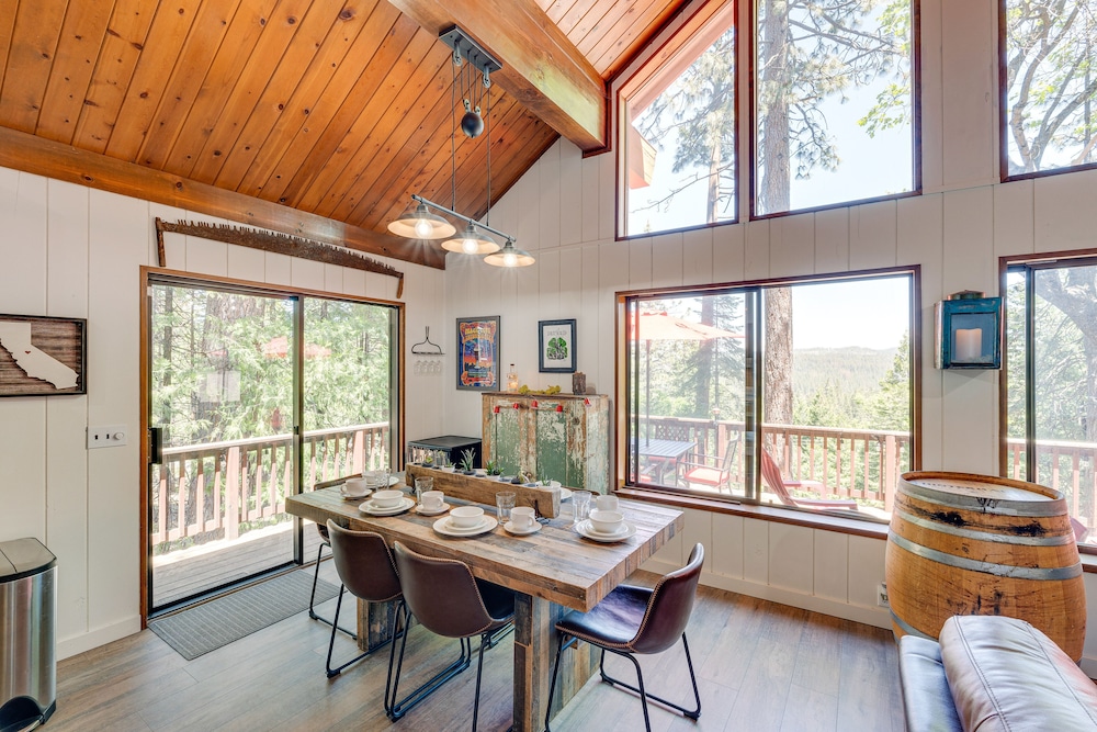 Airy Arnold Cabin Stay w/ Deck + Mountain Views! view 2