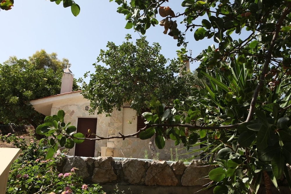 Mantas Bay Apartments