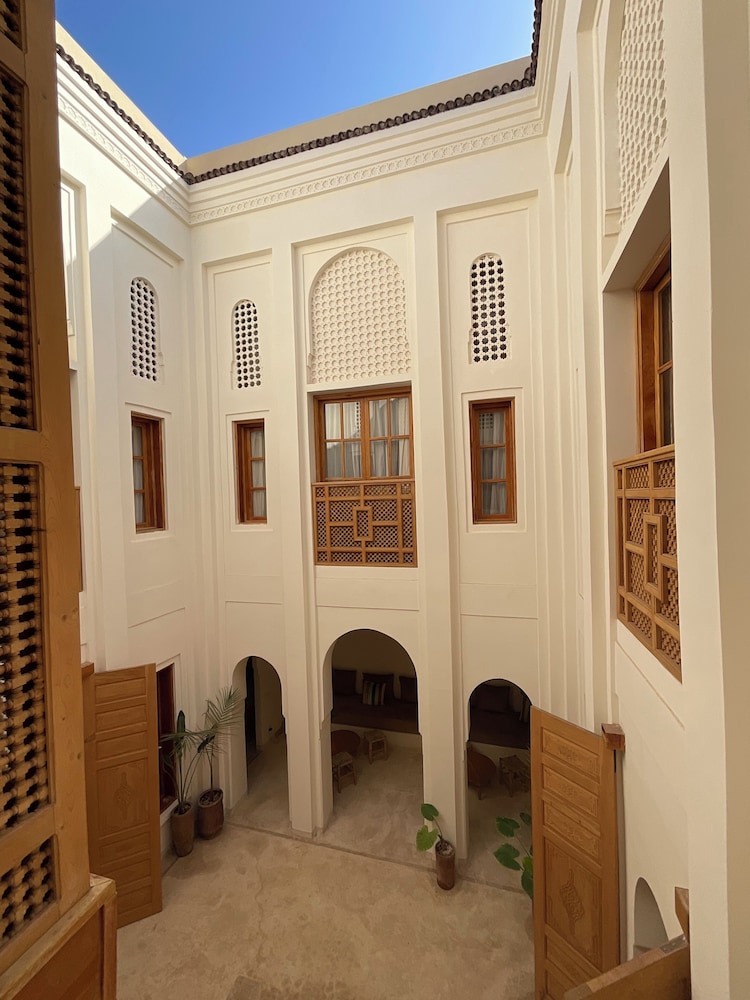 Riad Al Muhandiz