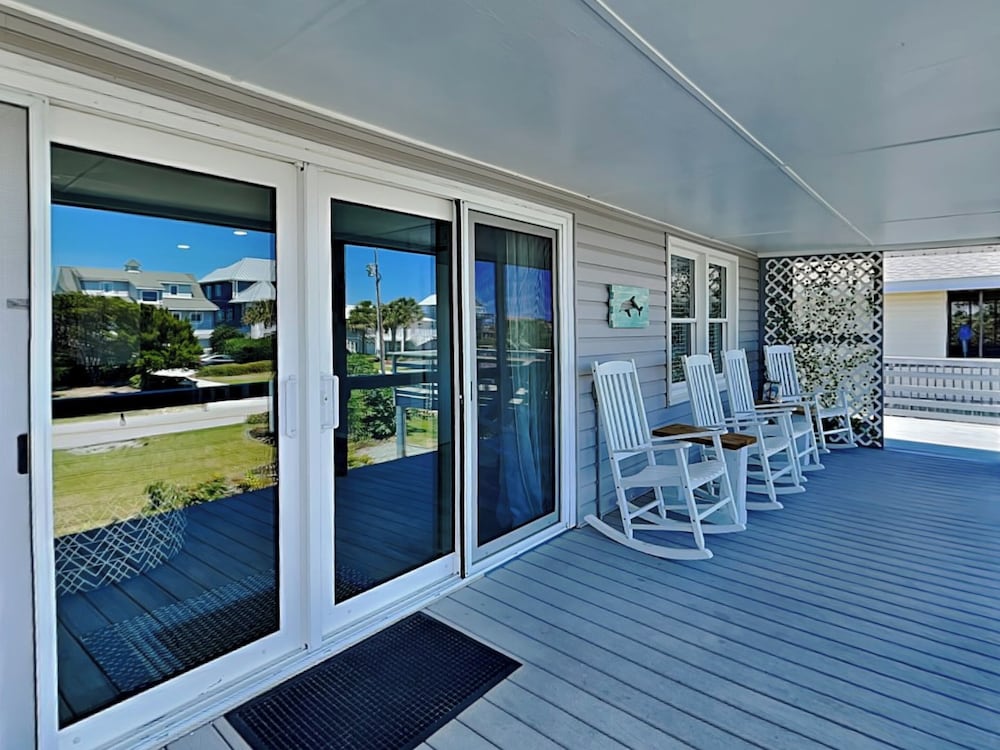 Unforgettable Memories by Topsail Realty
