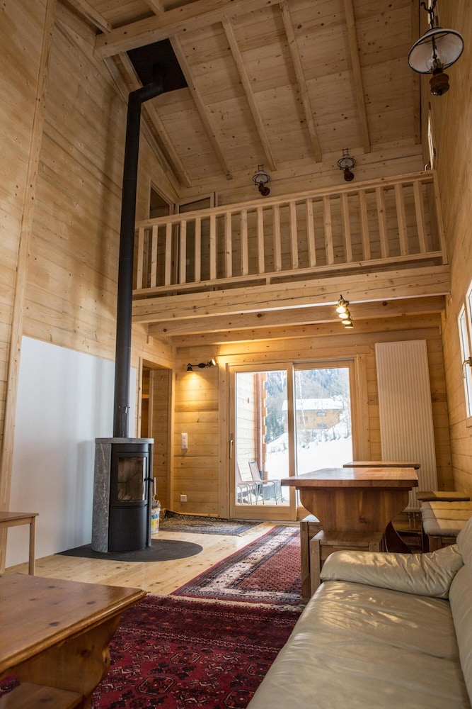 Rosaline - Large and Cosy Swiss Chalet With Beautiful Views