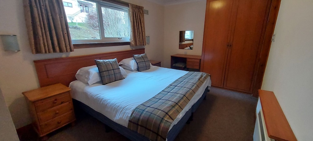 Loch Rannoch Highland Club Red Squirrel Lodge 08