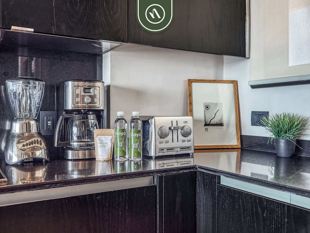 Oceanview Condo With Amazing Rooftop Pool - Gym