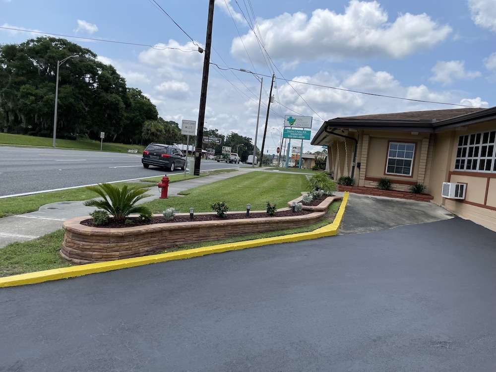 Shangri La Motel
