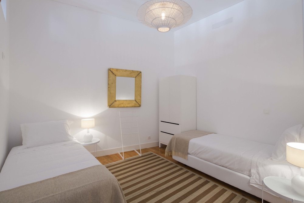 Bairro Alto Apartments by linc