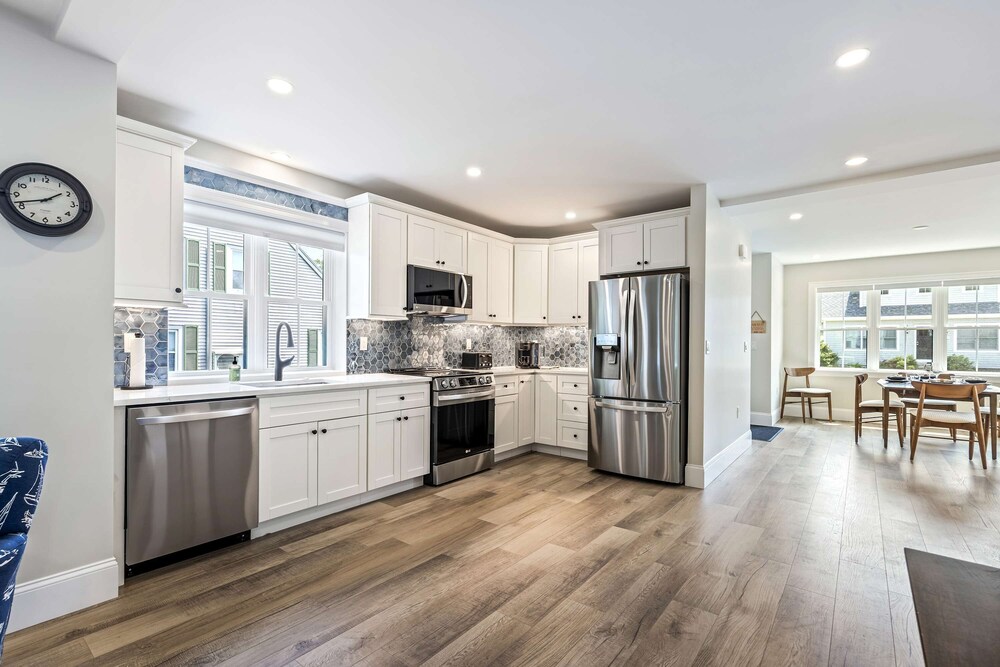 Bourne By The Beach Beautiful Home for 6 Near Shops and the Shore